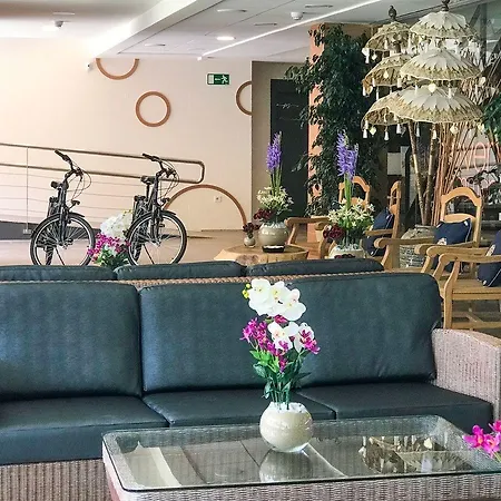 On Family Hotel